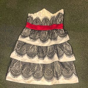 Women’s strapless dress